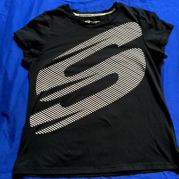 Skechers Tops - Skechers shirt sleeve t-Shirt